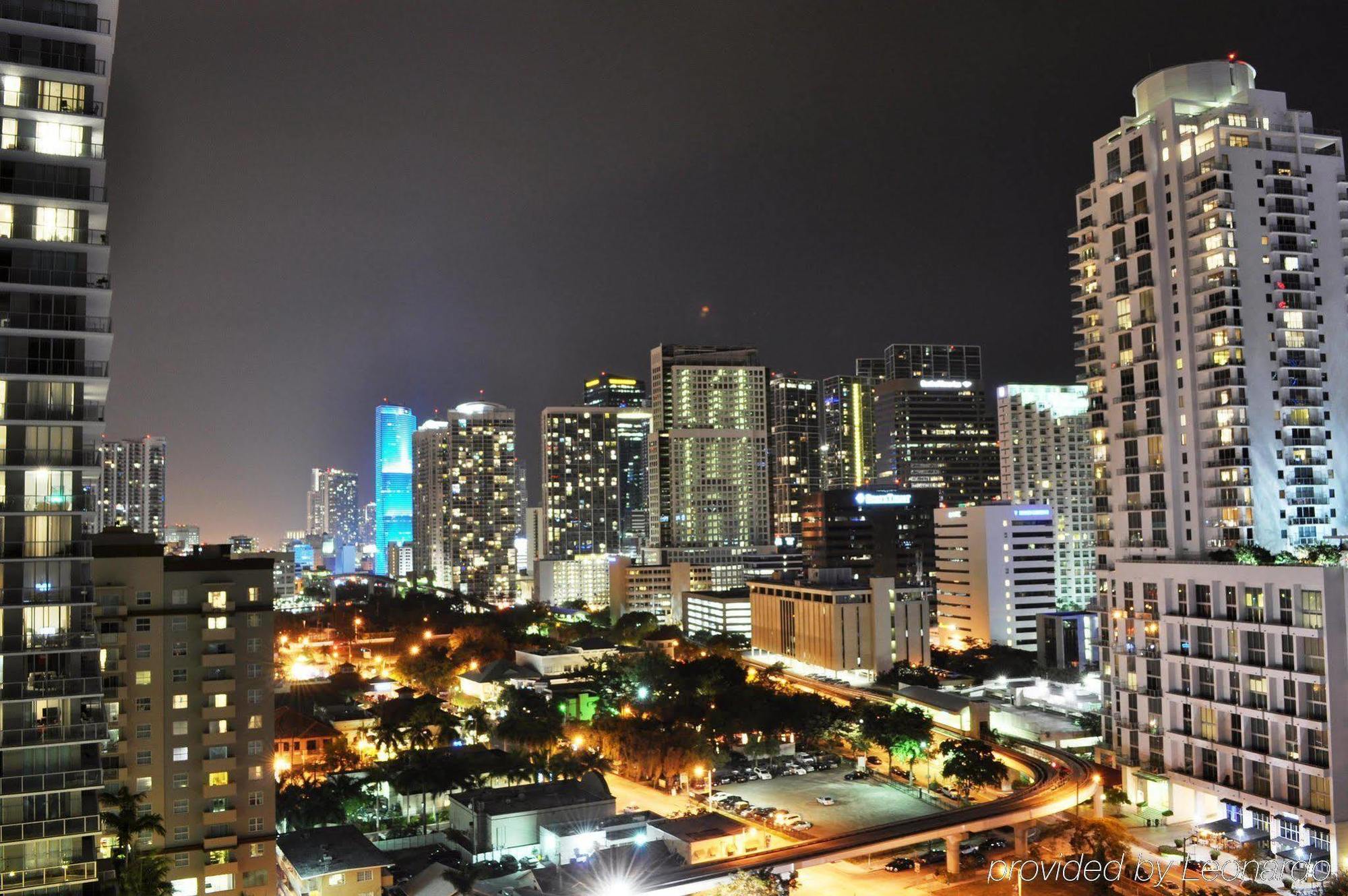 Hampton & By Hilton Downtown/brickell Hotel